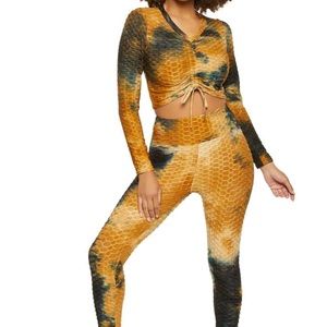 Matching top and bottom outfit!